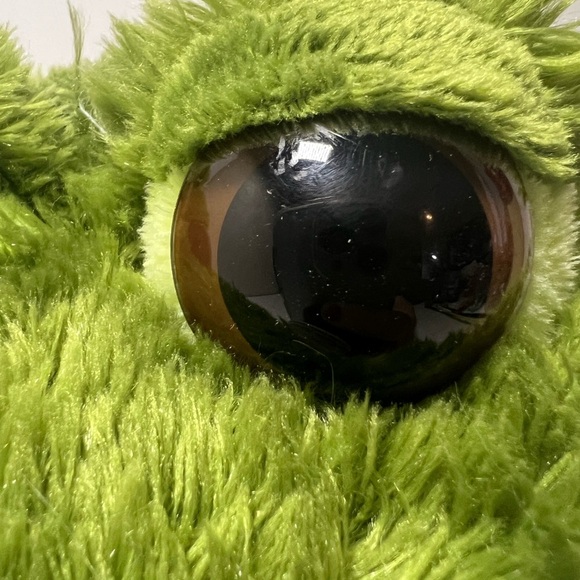 Artistic Toy Plush Frog Big Eyes Stuffed Animal - Picture 5 of 15